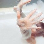 【はちみつ風呂や歯磨き】美容に効果的な入浴方法