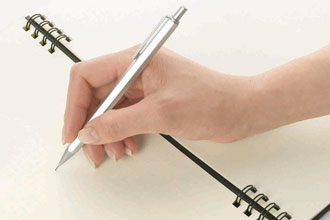 ペンを持つ位置