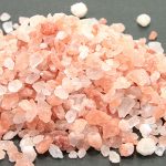 「海塩と岩塩の違い」岩塩のメリットや使い方は？