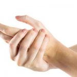 ひどい手汗の原因と根本的に止める方法